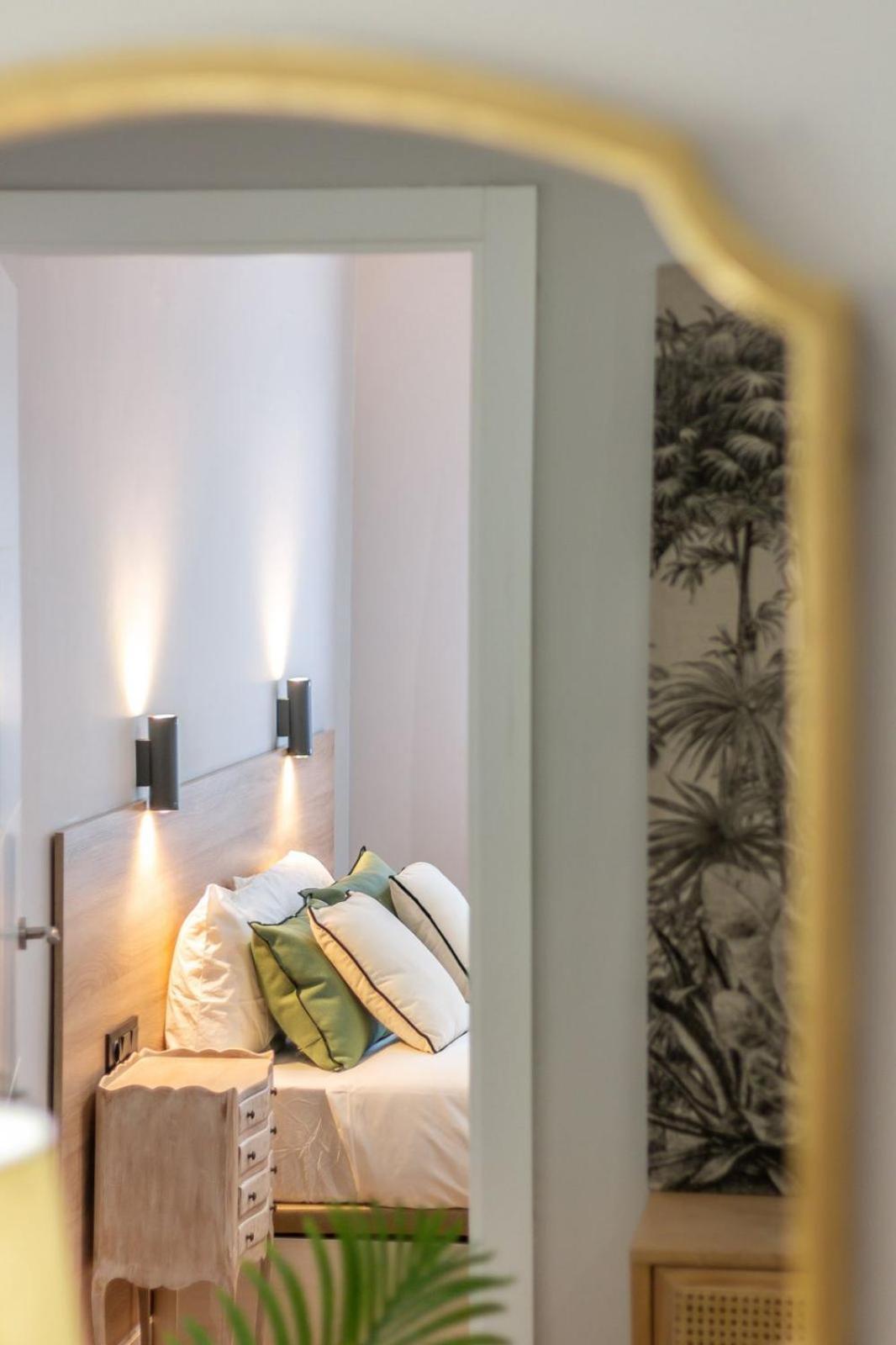 Cervantes Luxury Apartment Malaga Bagian luar foto